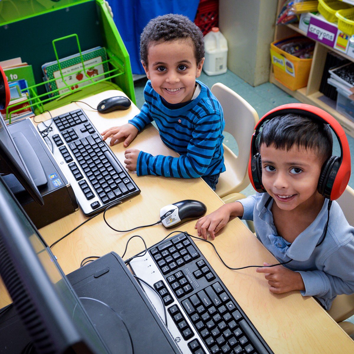 MakerState's tweet photo. When you're eager to learn!
#MakerState #STEM #handson #makers #engineers #RocketScientist #MineCraft #coding #NYCπ
https://t.co/1E9uvfRmHi https://t.co/m7DhgEEs0t