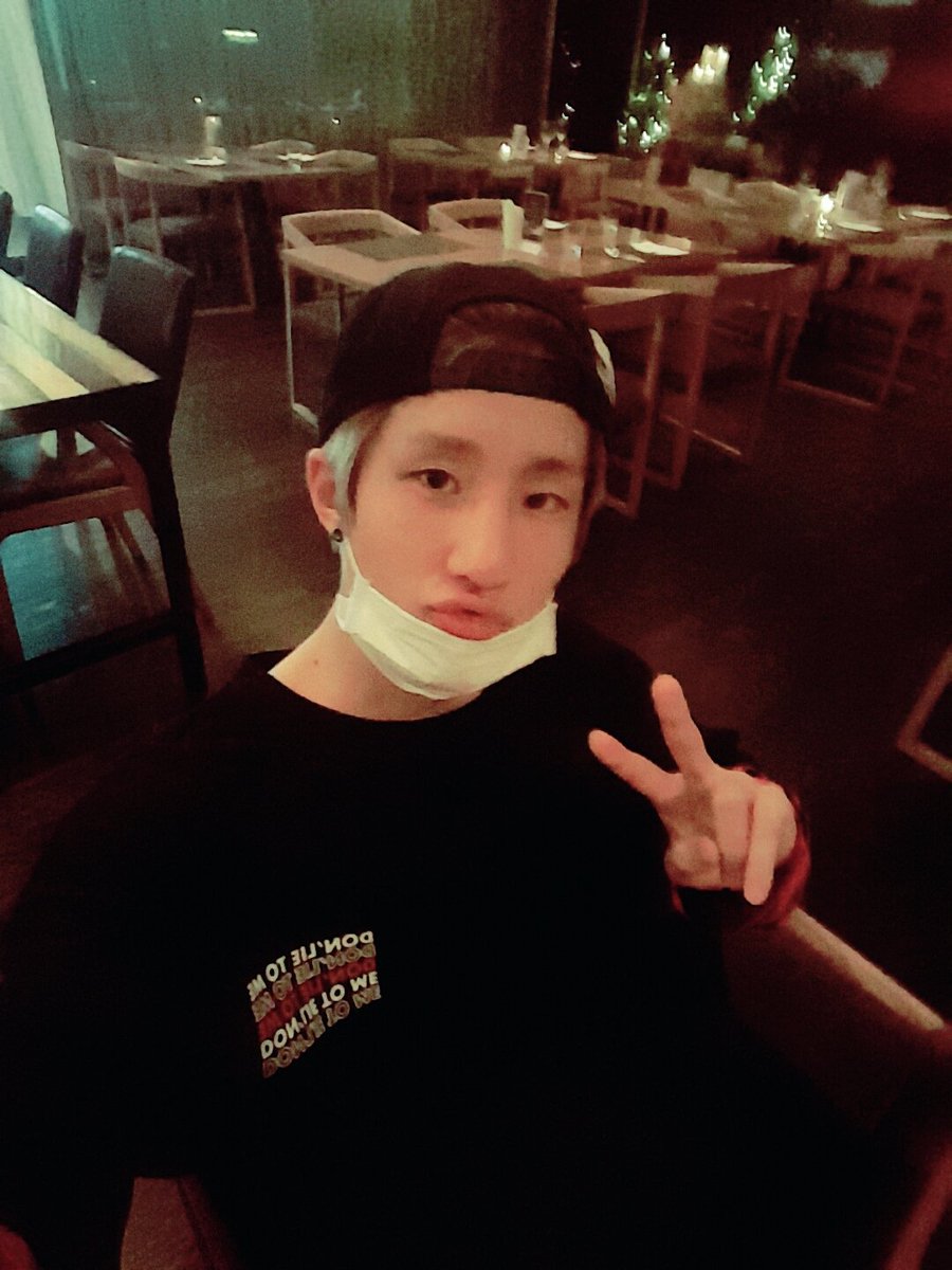 offclASTRO's tweet photo. 웟타임 이���잇???ㅎㅎ
이츠 디너 타임~~ 예에에에!!
#아로하 #햅어나이스디너 #잇잇 https://t.co/7prda5Gdap