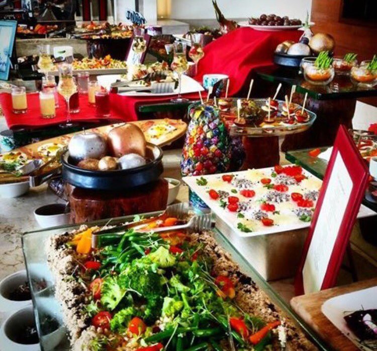 ashishG2633's tweet photo. Modern art themed Sunday brunch at the Oberoi Gurgaon 
@OberoiGroup #OberoiDirect https://t.co/e6NkLi5uf9