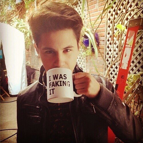 Thatabnormal_'s tweet image. #fakingit👩‍❤️‍👩💕