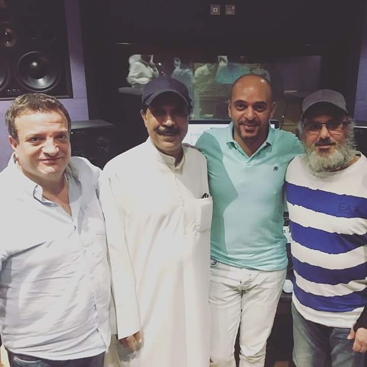 الفنان الكبير #خالد_الشيخ والموزع المايسترو #عمرو_عبدالعزيز وسفير الاغنية الخليجية #عبدالله_الرويشد داخل استديوهات #جولدن_ستار عمل جديد #دبي