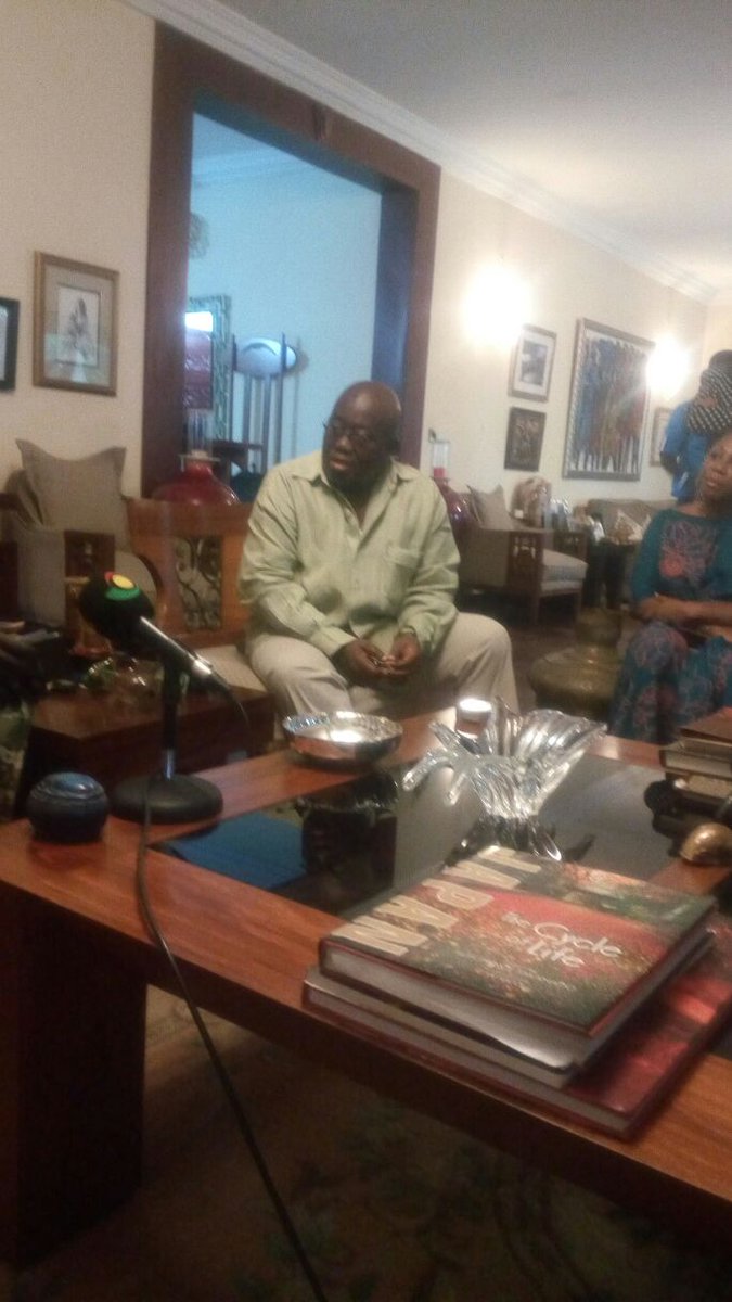NanaAnsahObofou's tweet photo. Hip life group #Praye endorse Akufo Addo #ChangeIsAMust #CreativeArtsForChange https://t.co/2sQPOremKt