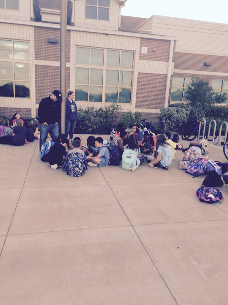 dps5503's tweet photo. Honoring CHRIST with see you at the pole!! https://t.co/P3IyqTHqeu