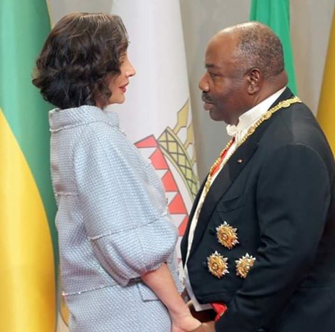 Moi avec qui éééééh? L'amour à la tête de notre état, longue vie au couple présidentiel.<a href="/JeunesV/">Jo Dioumy Moubassango</a> <a href="/engandji/">Arnauld Engandji (B.Eng / MBA HEC Paris)</a> #Gabon