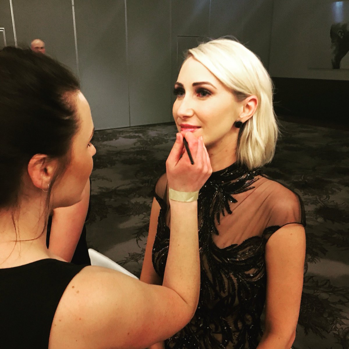 purechica's tweet photo. Pampering for #NRL #DallyM @TheStarBE #makeup #pampering #hairstyling #events #pamperrooms https://t.co/8GdJy1WpTw