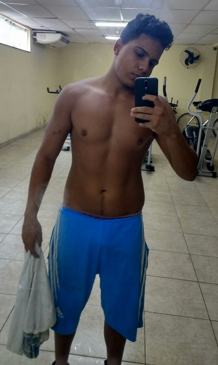 wellvalentimm's tweet photo. Graças a Deus mais um treino concluído !
#caraInchada #chapando #mortim 💪💪💓 https://t.co/eGofOoKCaB