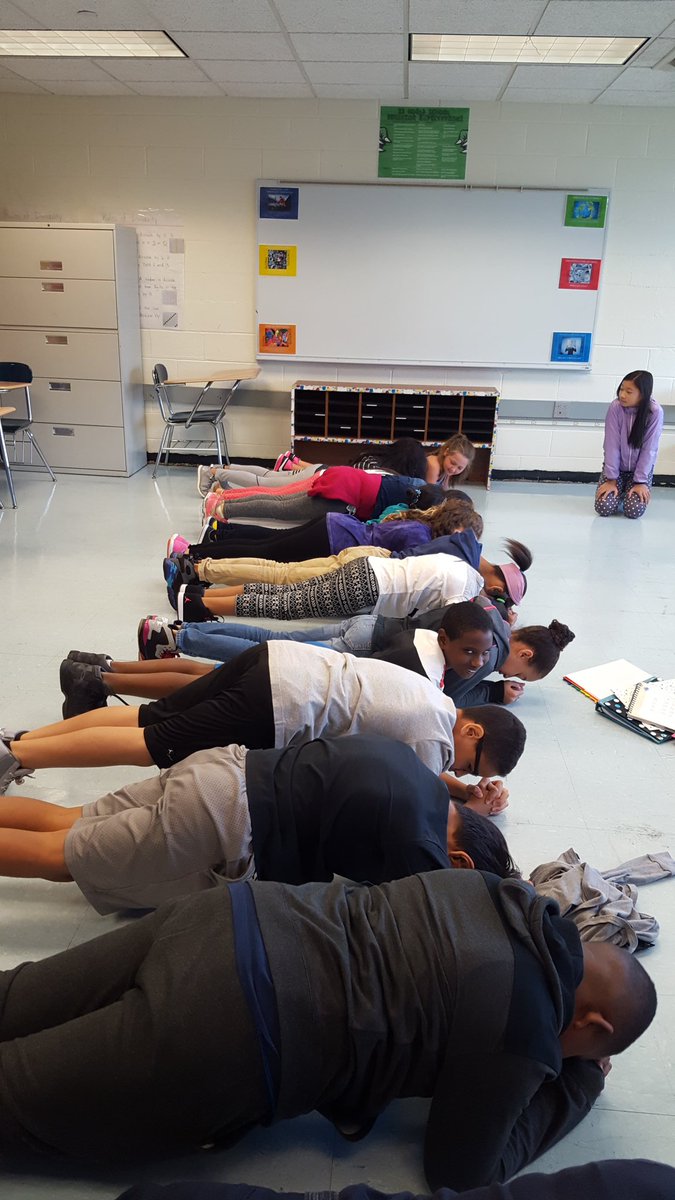 Koehlermath's tweet photo. #rippib plank challenge. 75 seconds today. #plankchallenge #mathbreak https://t.co/tkCh8JOAri
