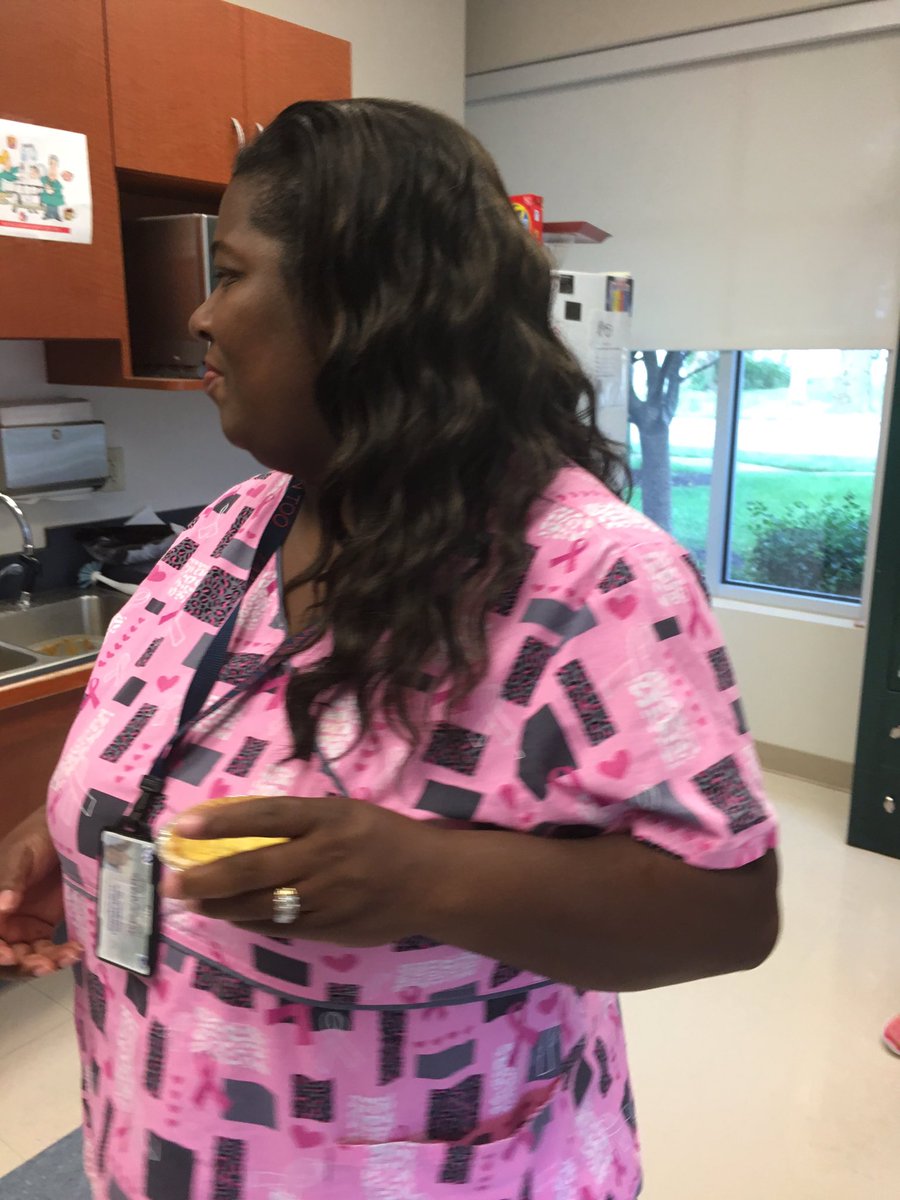 Acuffee28's tweet photo. When Pam's Kitchen comes to your job to bless the workers with crab quiche... #straightsmashing #smashmode #swipingfood #drooling https://t.co/hzmJb1t1Ou