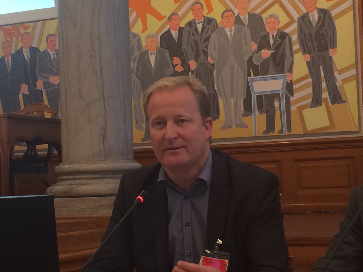 CamillaHersom's tweet image. Patientrapporterede data kan bidrage til at alle sundhedsaktører går i samme retning, si'r @FreilMorten #programpro