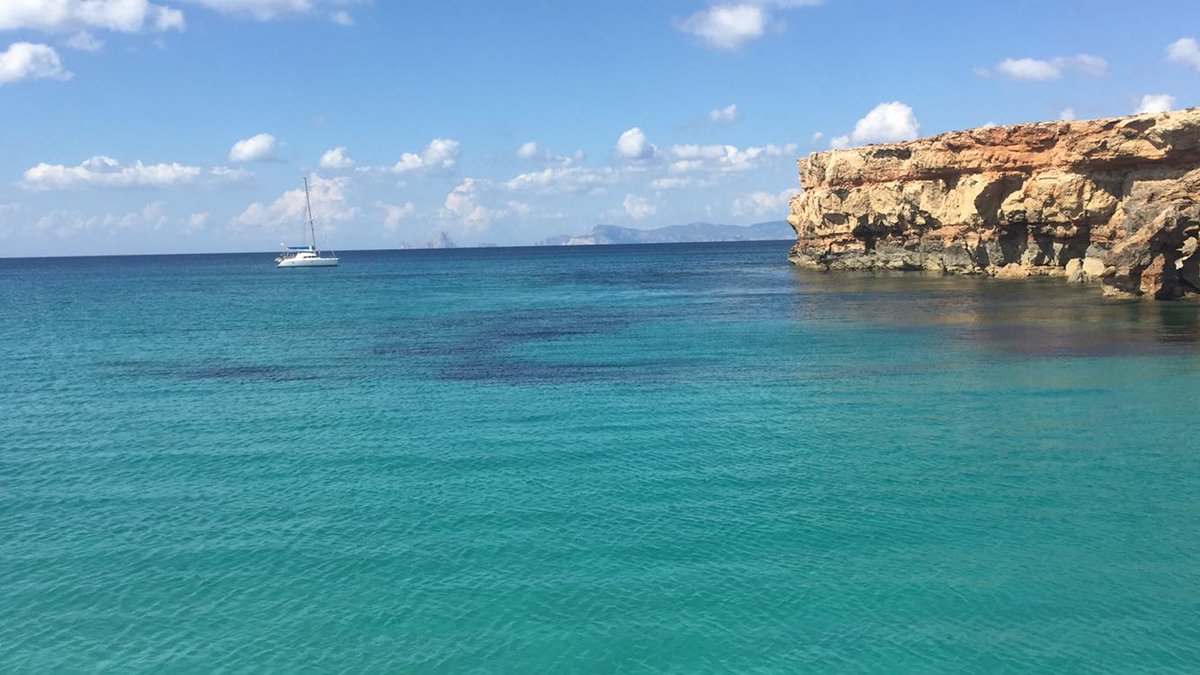 Yachting_Ibiza's tweet image. Now in somewhere 
Now in somedream
#formentera #ibiza #magnummarine