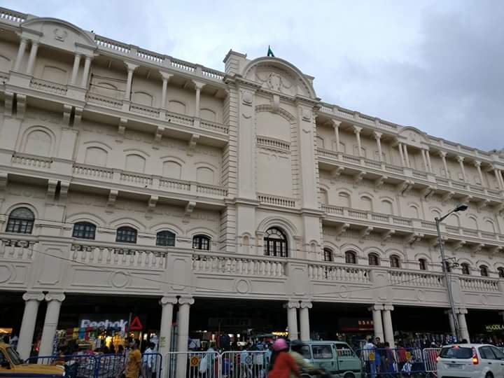 Debolinadutta17's tweet photo. The magnificent GRAND!the city is around us#OberoiDirect https://t.co/6F2PQbcV6o