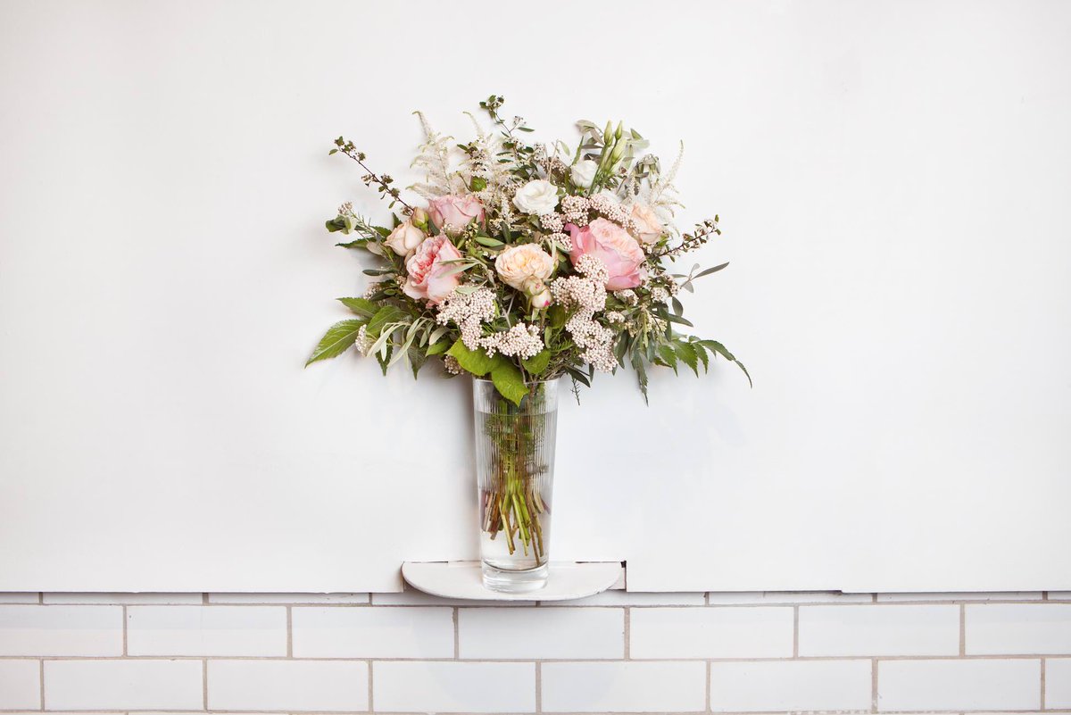 premiereclasse's tweet photo. Treat yourself or someone else self by offering a @Flowerness_fr bouquet. Find them under #PremiereClasse Tent B. https://t.co/DvjsIemOjw