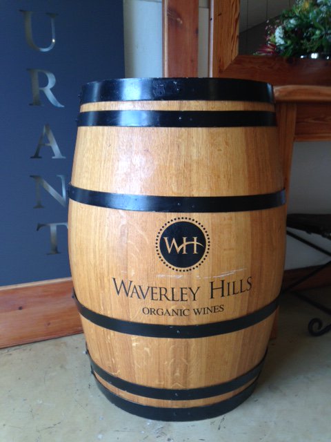 SACLMag's tweet photo. #CLTours #WestCoast Wine tasting with winemaker Johan Delport combined with chef Francois du Toit's unbelievable food @WaverleyHills https://t.co/OSwbTVn8iv