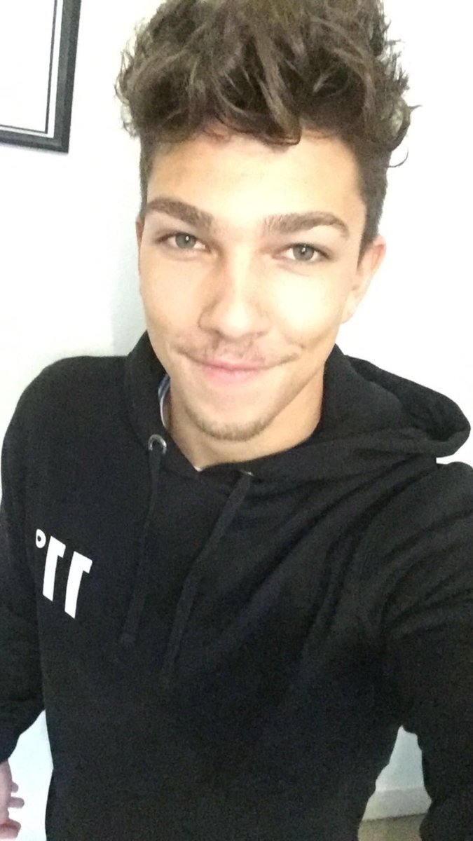 BurrowsUpdates's tweet photo. @MattTerry93 if this tweet gets more than 100+ RTs will you please follow me? Been trying for a follow since the start, massive fan! 😘❤️ https://t.co/uLDK7othzD