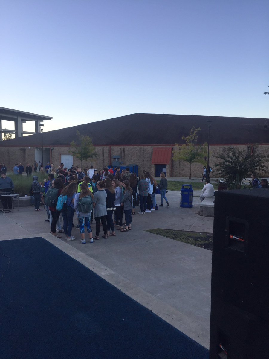 Thanking God for the opportunity to gather this morning! A big thx to the band @ Revolution Church. Y'all were awesome!👍🏼 #seeyouathepole