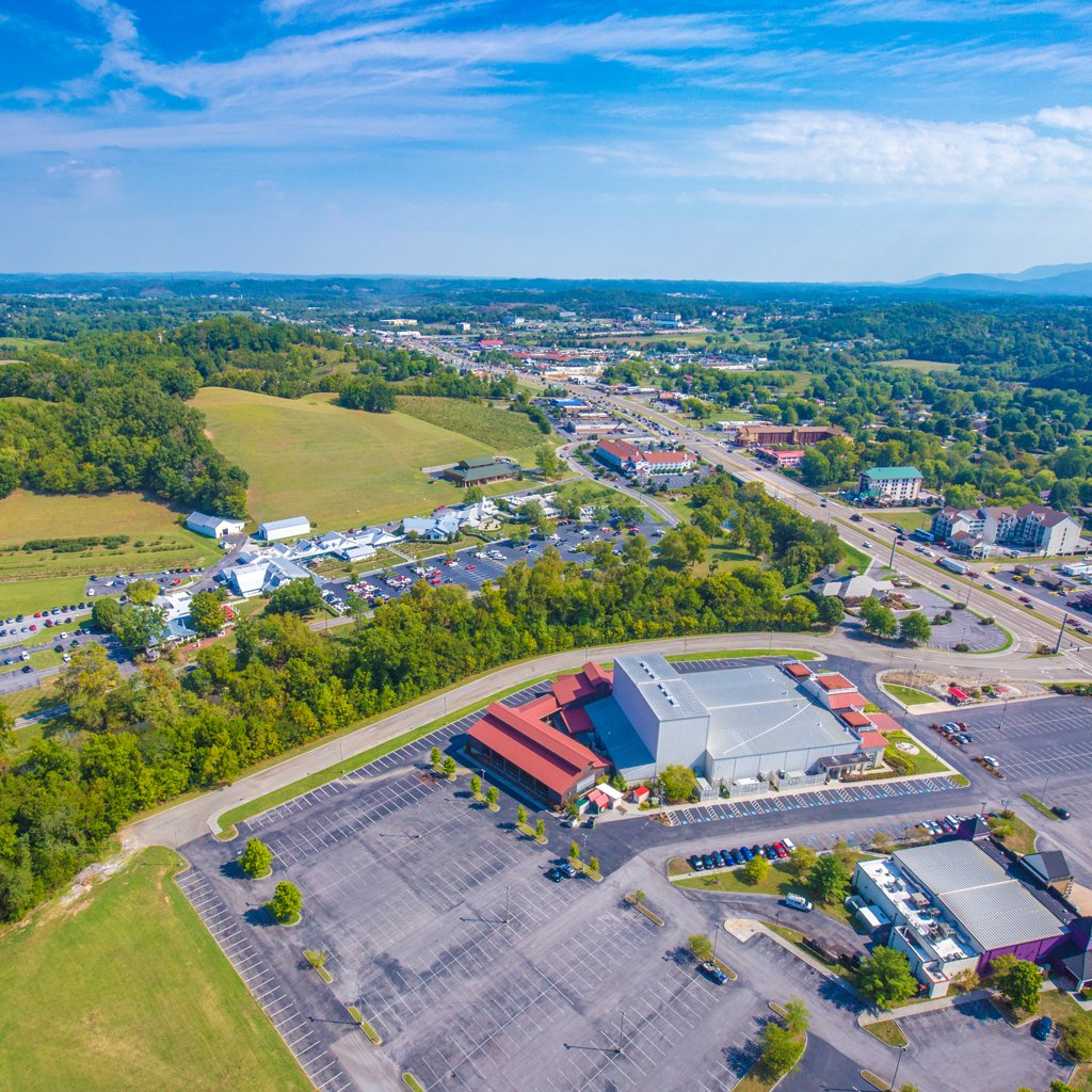 SmokyMountains.com tweet media