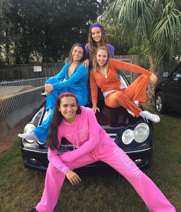 chargerclass17's tweet photo. the seniors ROCKED music day #SEÑORS #winning #mariachi #hotcrossbuns #cheetahgirls #KISS @Shorecrest https://t.co/IgVm30LlhH