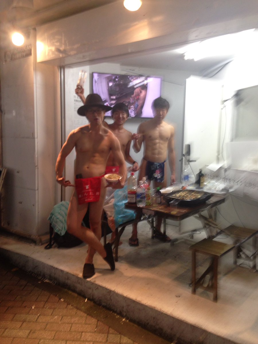 歌舞伎町　裸 