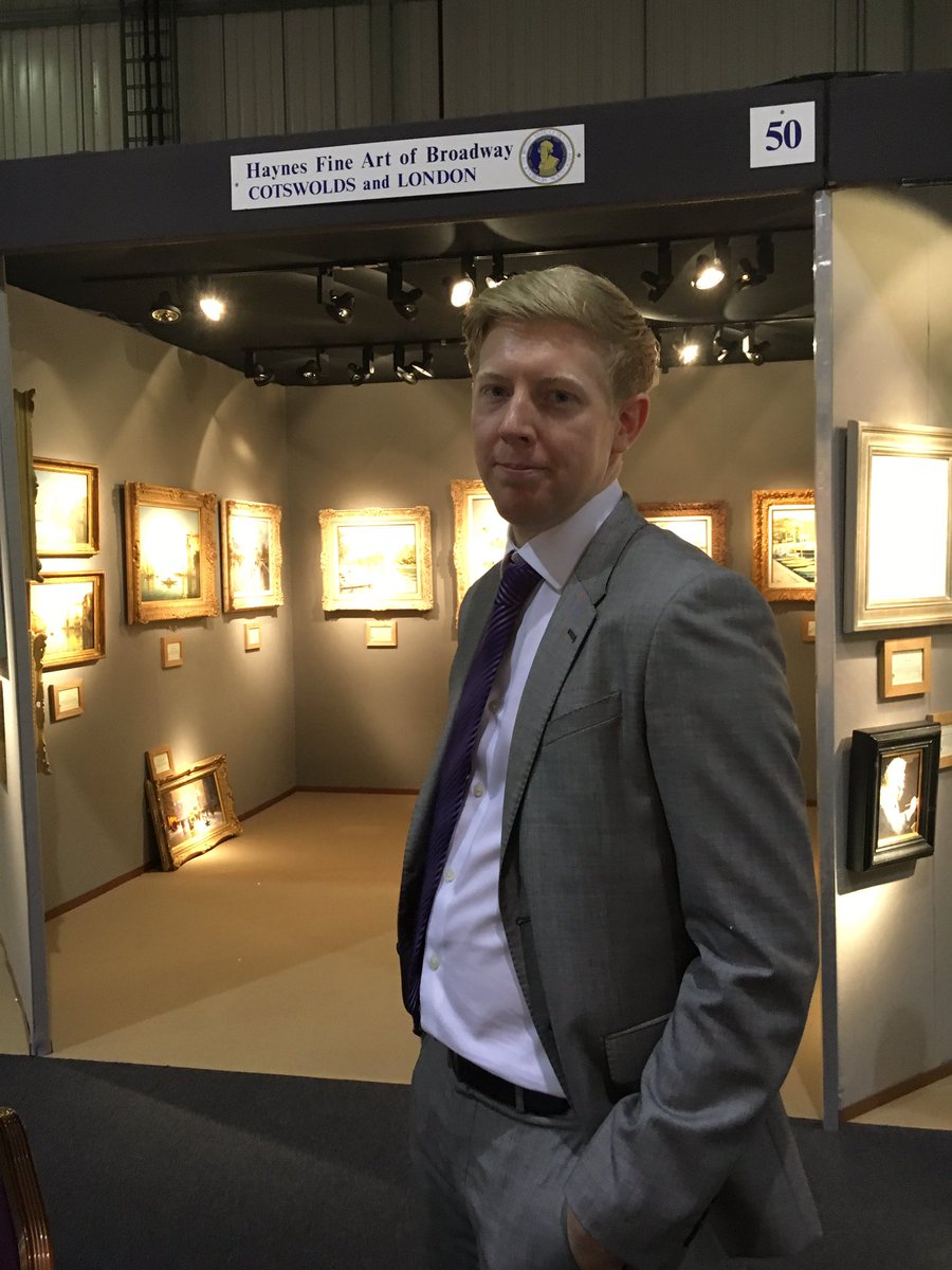 hgtantiquefair's tweet image. @haynesfineart -great to see the next generation starting their career here at Harrogate