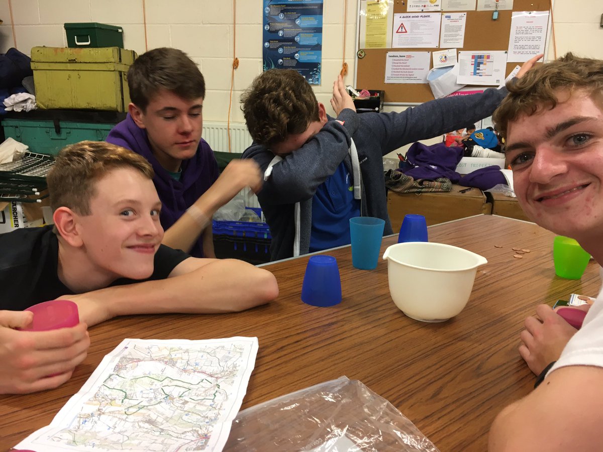 WburyExplorers's tweet photo. Dice and Card games night #perudo #JackofDiamonds #HowDoIPlayThis #iScout https://t.co/aZ6bG4C64M