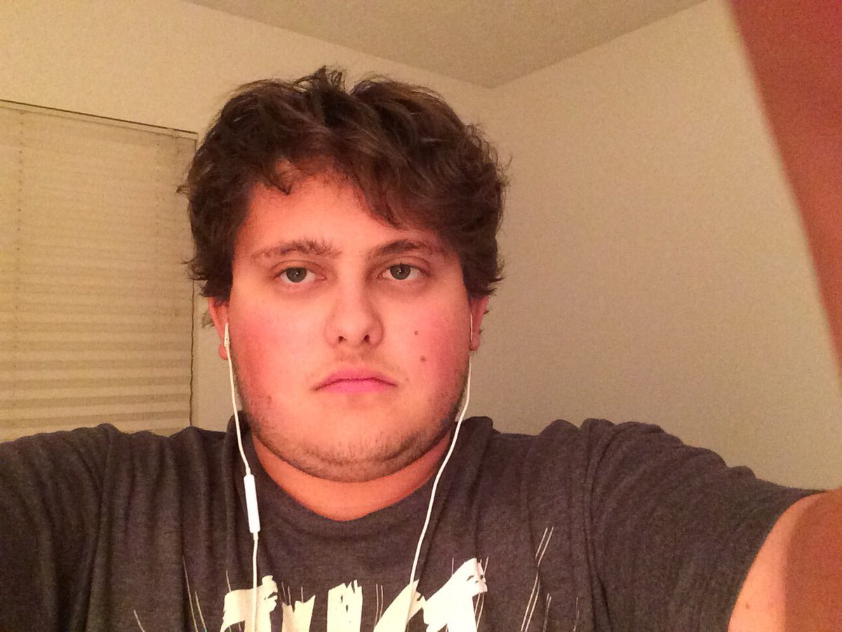 KaitoBG's tweet image. Everytime I try to record and a thunderstorm pops up right as you load Audition. #struggleisreal #voiceactorproblems