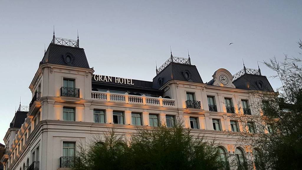 CantabriaTurism's tweet photo. Gran Hotel  Sardinero 
#granhotelsardinero #sardinero #santander #santanderdiadia #igersan… https://t.co/iuLrunozHv https://t.co/k0FMAWZKuP