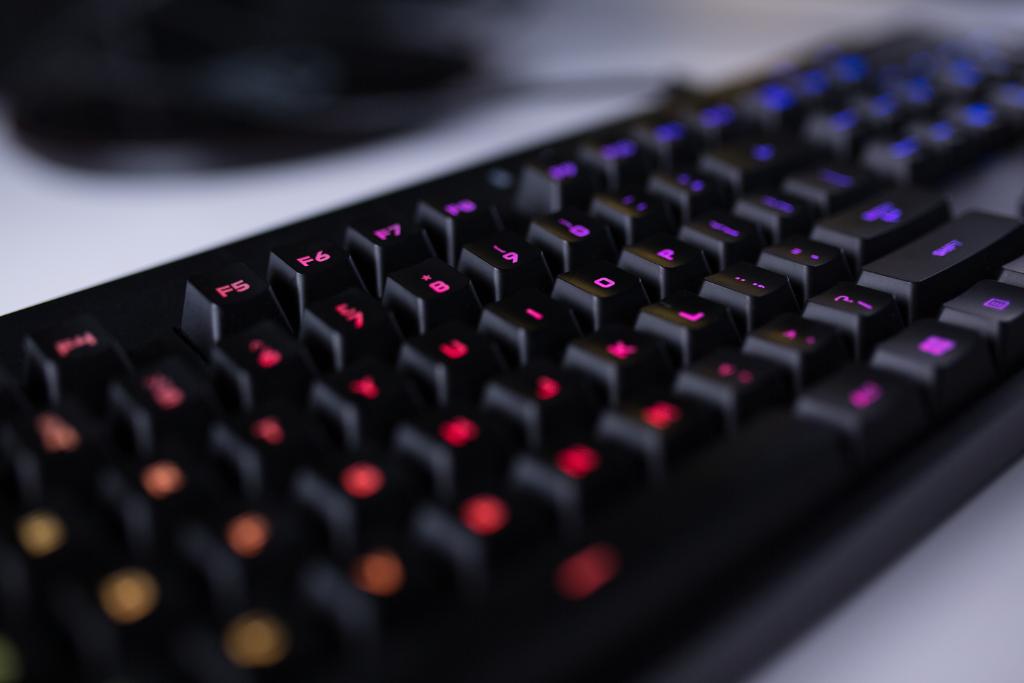 LogitechG's tweet photo. The G810 Orion Spectrum... purposeful design wrapped into a performance driven, elegant package! #PlayBrilliantly https://t.co/gT6pTipXev https://t.co/IHyBMFZ0GZ