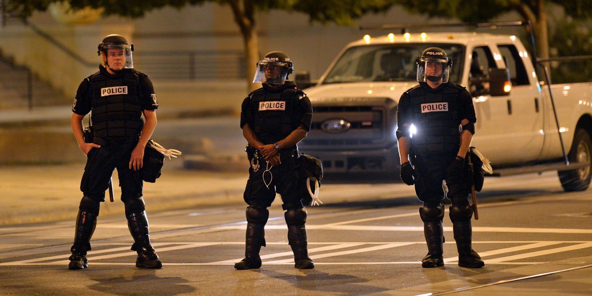 saevasollertis's tweet photo. Charlotte Police Attempt To Use Marijuana To Justify Killing Keith Lamont Scott

https://t.co/0xnHz18yCP https://t.co/XWDmda672o