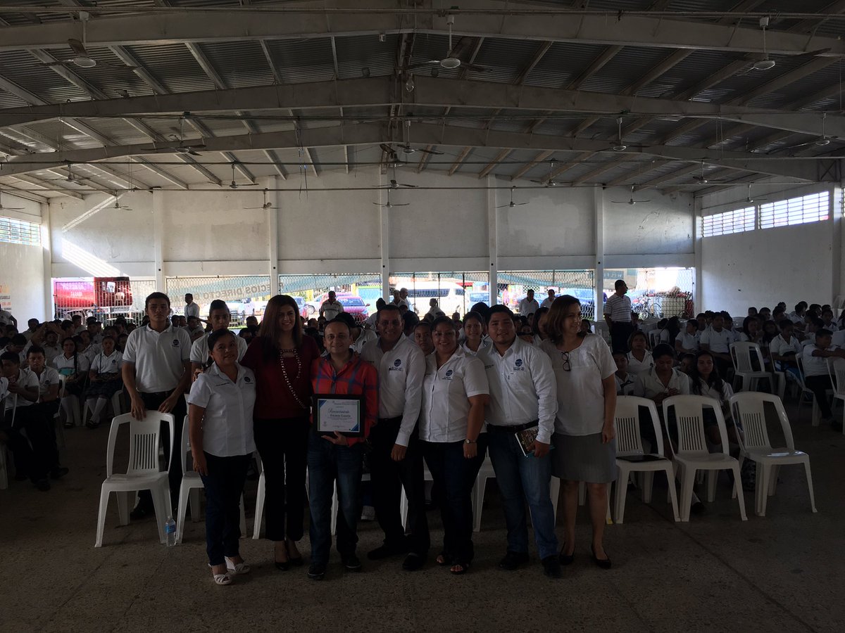 laloespana's tweet photo. Hoy terminamos exitosamente el recorrido por Tabasco con @CreceLeyendoMx Cierre en #Paraíso #Frontera Por un país con más lectores. Gracias! https://t.co/84LgmXtM5O