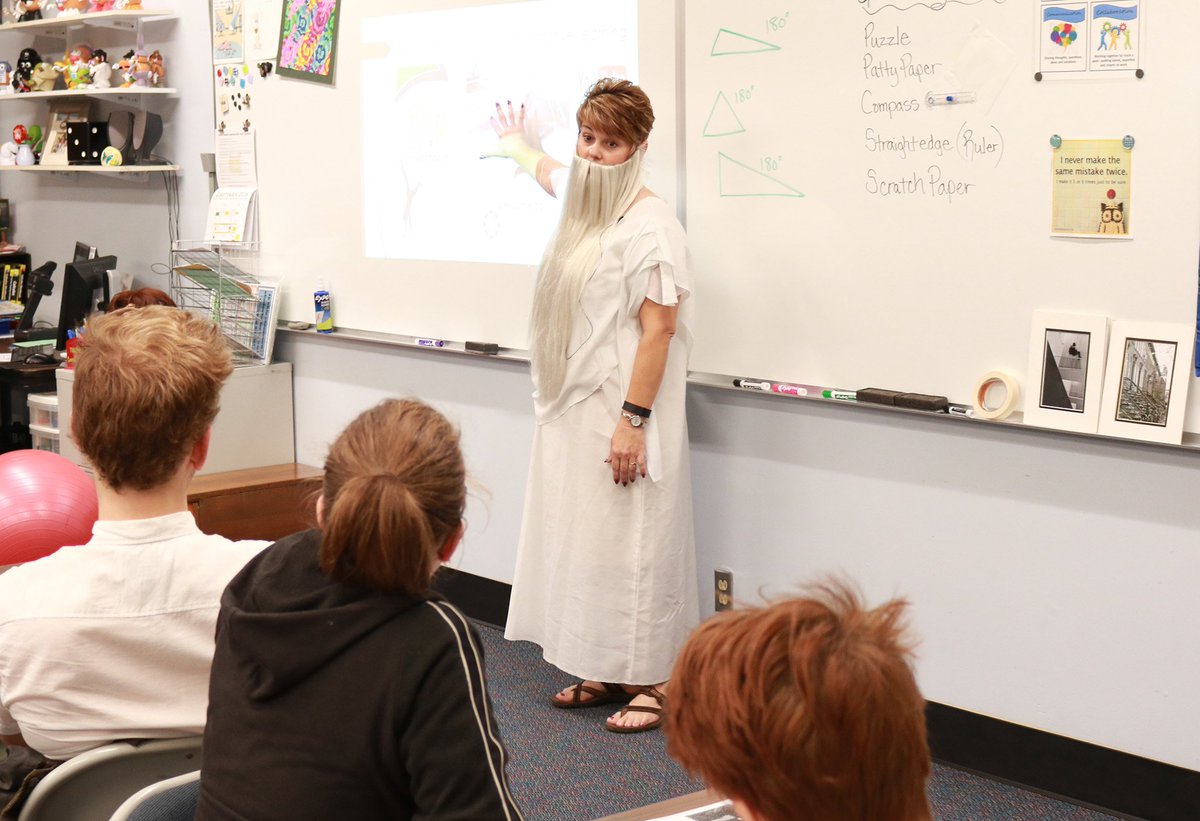 MonroeWAschools's tweet photo. #SVEC math teacher Nona Goodwin leverages her love of theatrics &amp; plays the part of Euclid to introduce geometry to students #TheMonroeWay https://t.co/5OAaeP5QhG