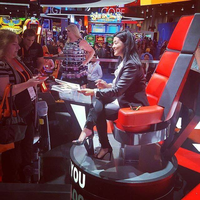 Tessanne's tweet photo. I love meeting y'all !!! #G2E2016 #G2E2016Vegas #TheVoice #SlotMachine #Vegas 😘❤🎰🎤 https://t.co/phA5NJKTUP