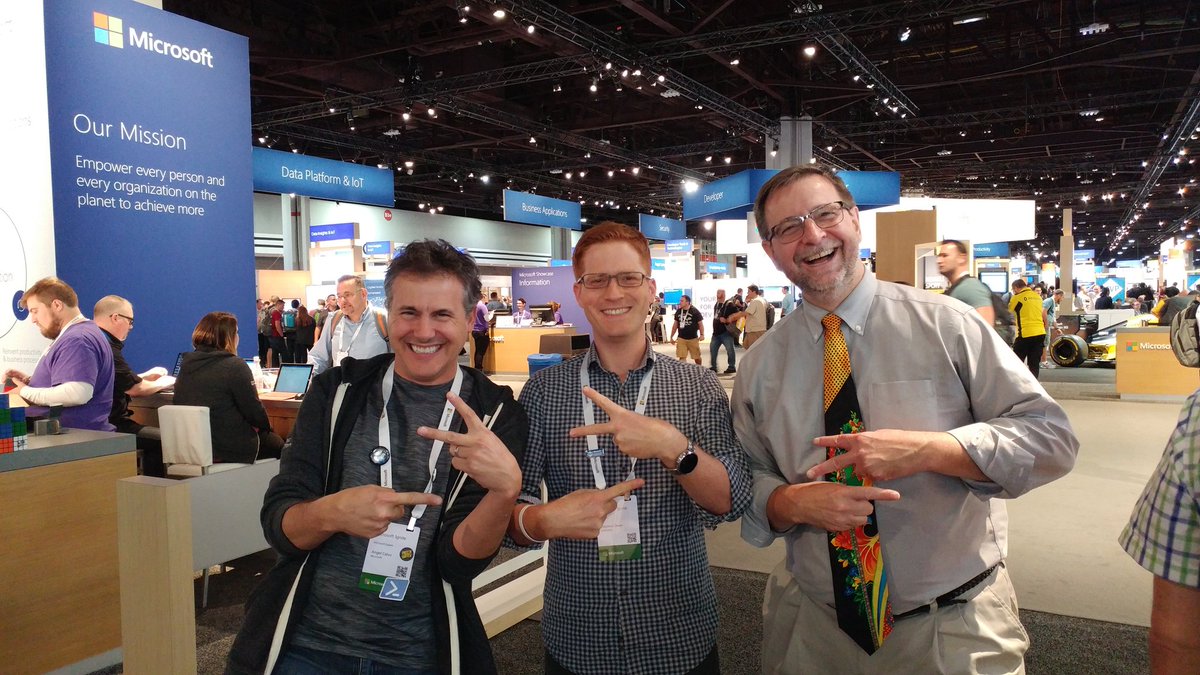 FoxDeploy's tweet photo. I redeemed myself with the #PowerSign! @jsnover @ANGELCALVOS https://t.co/jRIpxgPQKf