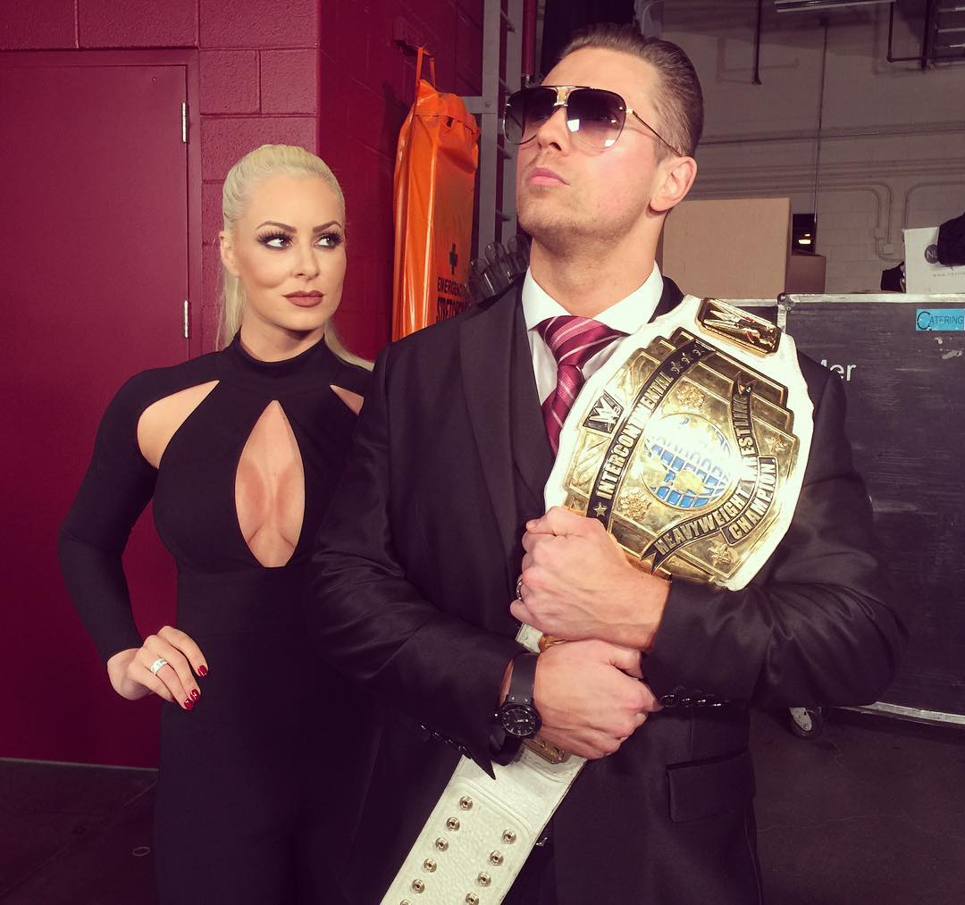 davidwwe_69's tweet photo. @WWE @maryse0uellet @mikethemiz #SmackDownLIVE #smacklive #MIZ https://t.co/mm98GduUu8