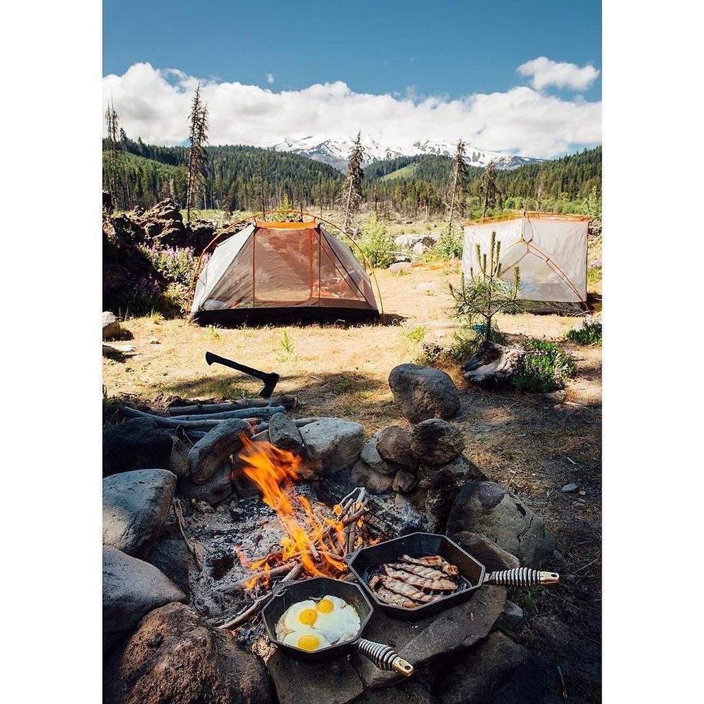 foodfirefeasts's tweet photo. I would love to be here with @castironmike. Anybody else feel the same way?
・・・
When the incomparable Neil DaCosta … https://t.co/qNHjC5IgPo