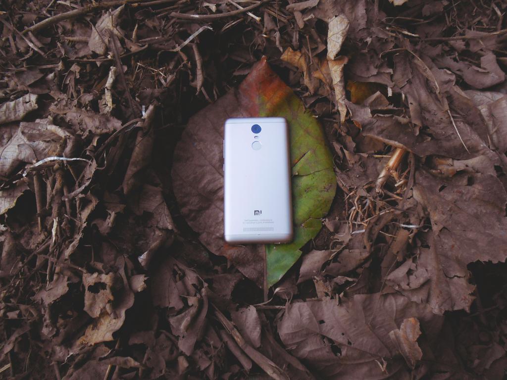 shbhm111's tweet photo. "My BEAST at Rest"
@xiaomi @XiaomiIndia #RedmiNote3 @EyeEm @NatGeo @EyeEmBlog #TheColorOfTechnology #Xiaomi #Redmi #XiaomiRedmiNote3 https://t.co/bq209WLjQi