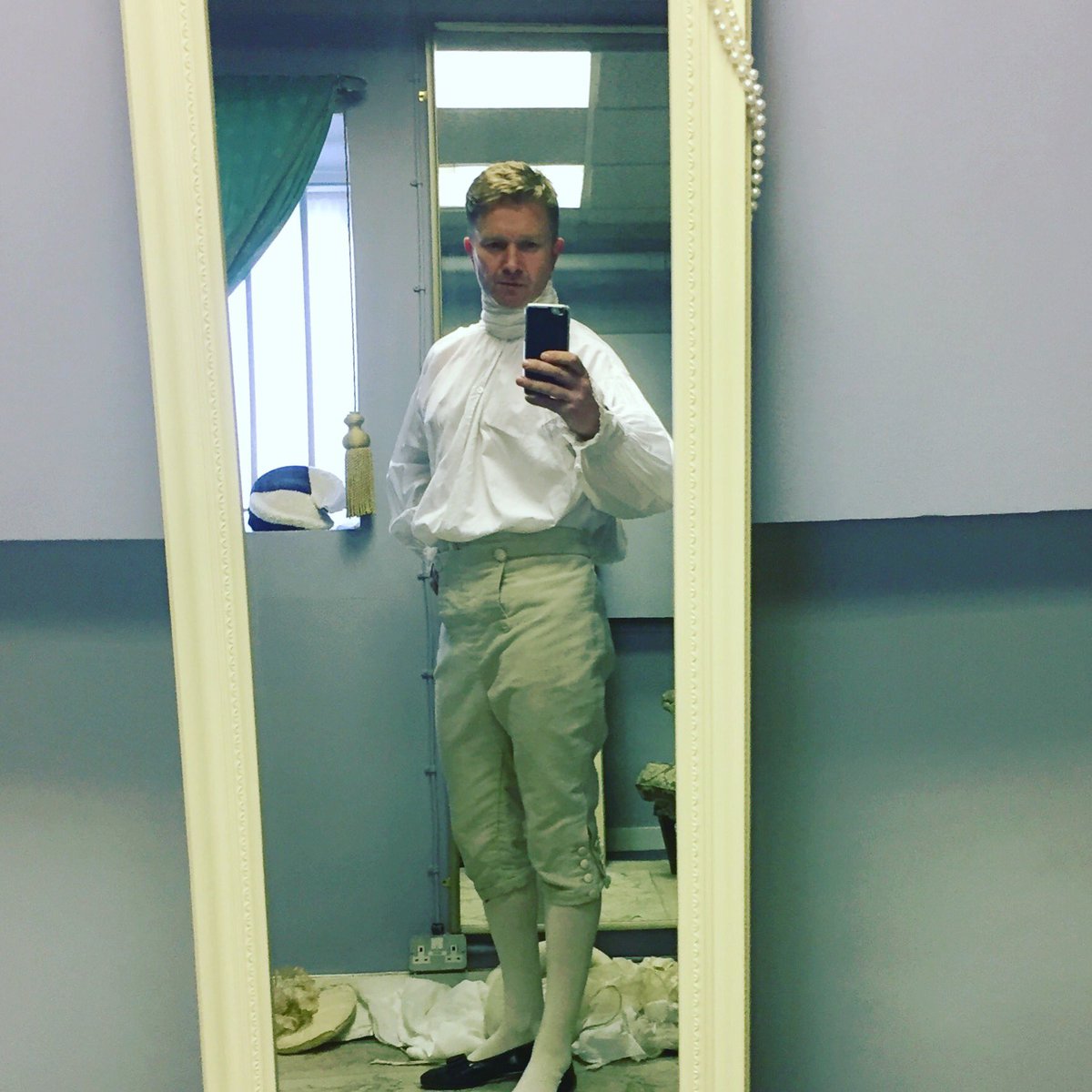 coppin_andy's tweet image. As one does....Admiral Nelson sans wig #pretentingforaliving #actorstuff