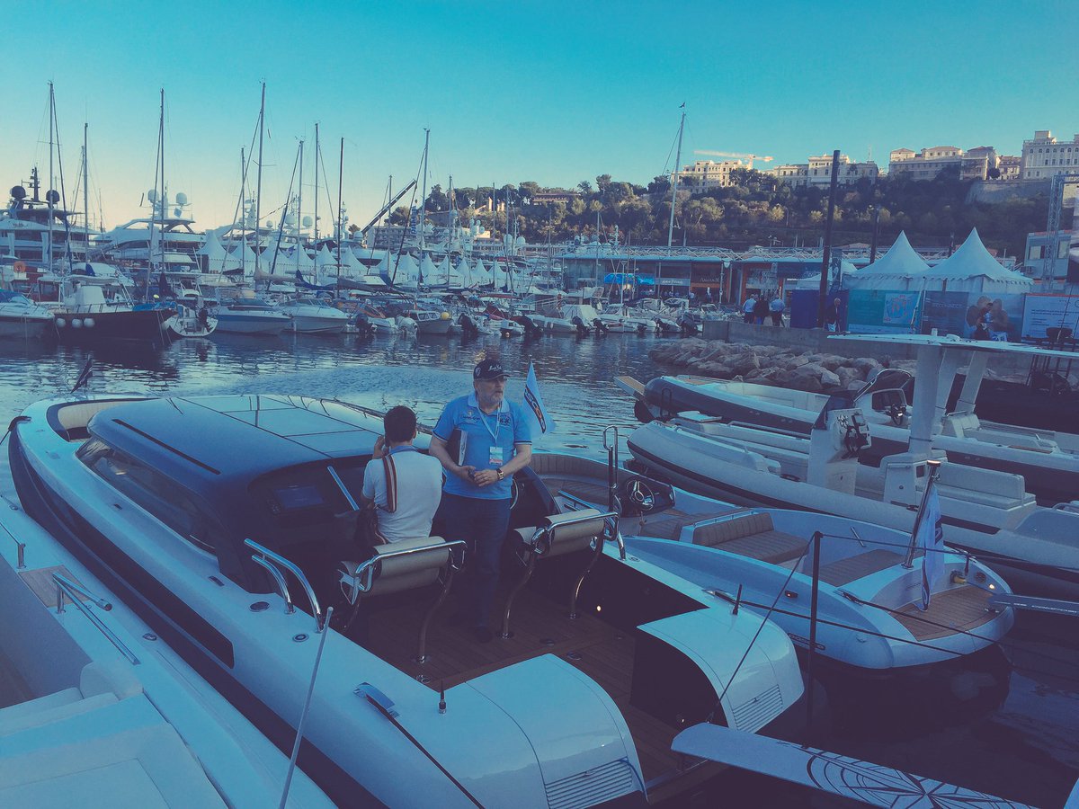 Stylish limo and spacious open tenders from <a href="/PascoeTenders/">Pascoe International</a> #MYS2016