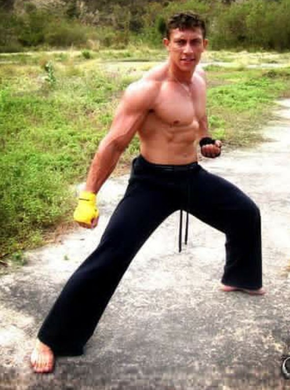 pacocutler's tweet photo. #martialarts #martialartist #karate #muscle #fitness #taebox #barefoot #malefeet #fist https://t.co/hD5563z8E5
