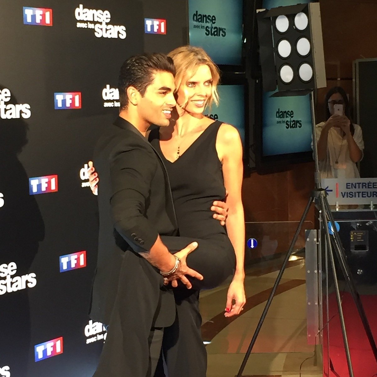 TeleLoisirs's tweet photo. Sylvie Tellier délaissera ses miss le temps de la compétition de danse avec Christophe Licata  #DALS  #DALS7 https://t.co/X0iSPcSkcc