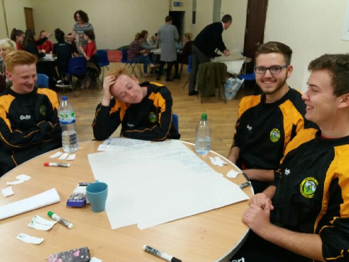 InterlinkRCT's tweet photo. Aberdare AFL, fresh from Football Coaching duties, ponder their bid #volfactor
https://t.co/8nQsHfFhbz https://t.co/miCFfthNO5