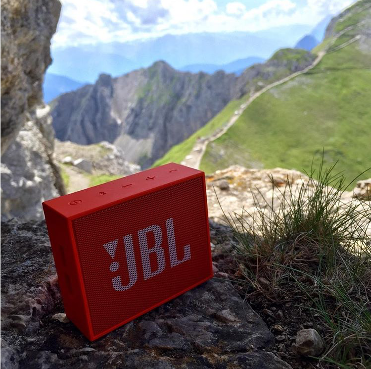JBLaudio's tweet image. Taking it to new heights. #JBLGo bit.ly/JBLGo