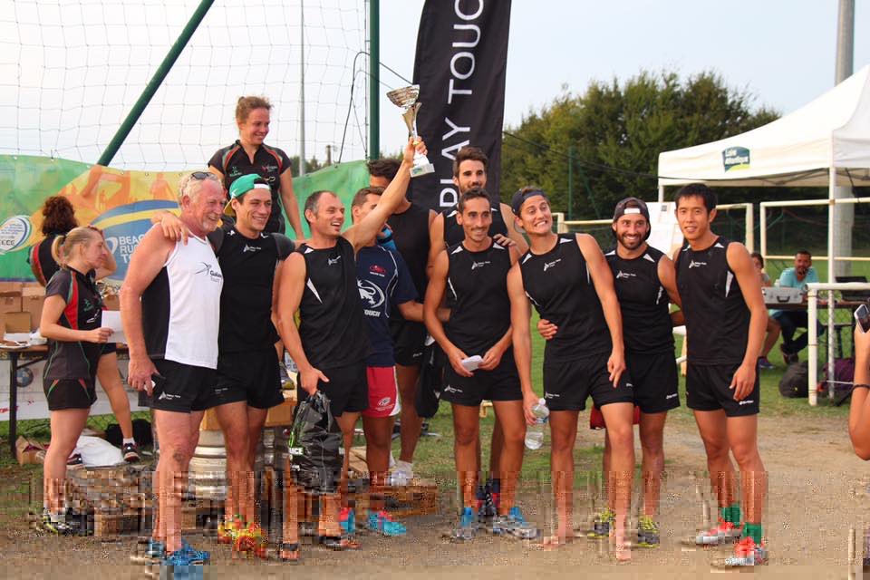 PatJean44's tweet photo. Les deux équipes gagnantes pour le tournoi féminin et masculin au tournoi de Touch samedi @ARROWSTOUCH @stsebsurloire https://t.co/sG1yOBInd9