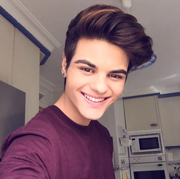 fatimiya12am's tweet photo. @AbrahamMateoMus Prometí quedarme a tu lado, tanto en lo bueno cómo en lo malo, no te voy a fallar nunca Abraham💙 https://t.co/bpbmNFpsRD