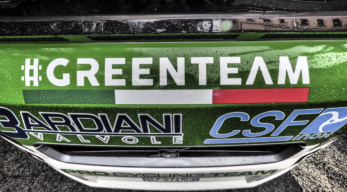 Bardiani_CSF's tweet photo. Quando manca solo il #GranPiemonte per chiudere #CoppaItalia, possiamo dire che la miglior squadra d'Italia 2016 è @Bardiani_CSF #GreenTeam https://t.co/qygqTlZzDI