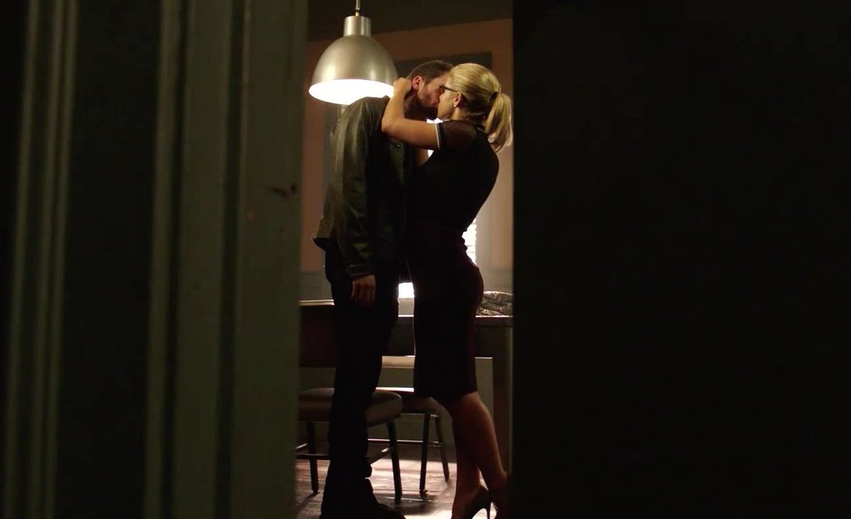 JarettSays's tweet photo. Eep https://t.co/rrRvoAVbC2 #Arrow https://t.co/IVDvk58H9s