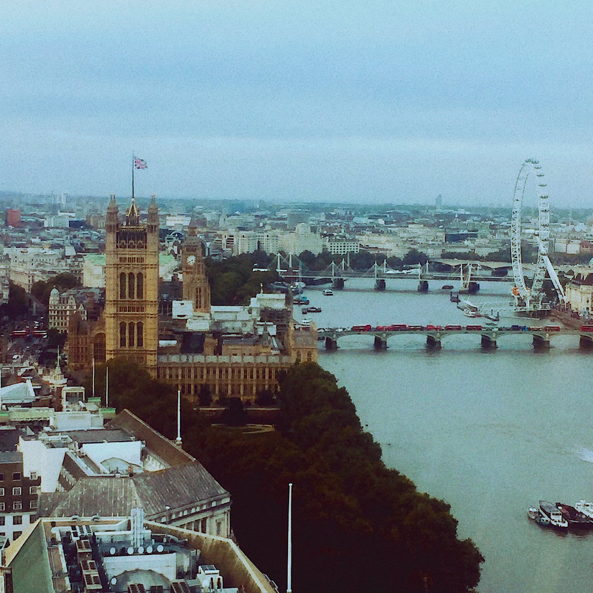 neilsawyeruki's tweet photo. What a view to end a great day! 🇬🇧Thanks again to all our @HP partners & customers for attending #HPNextGen.
#Tech #Mobility #Premium #HP https://t.co/EDECzN99QB