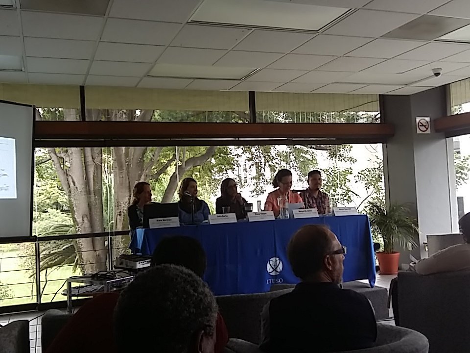 felipealat's tweet photo. Margarita Garza "más de 450 mil desplazados hondureños" efecto de la pobreza y la acción de mafias" #Complexus #migrants @tomalaMX @ITESO https://t.co/iSpj8kqX1g