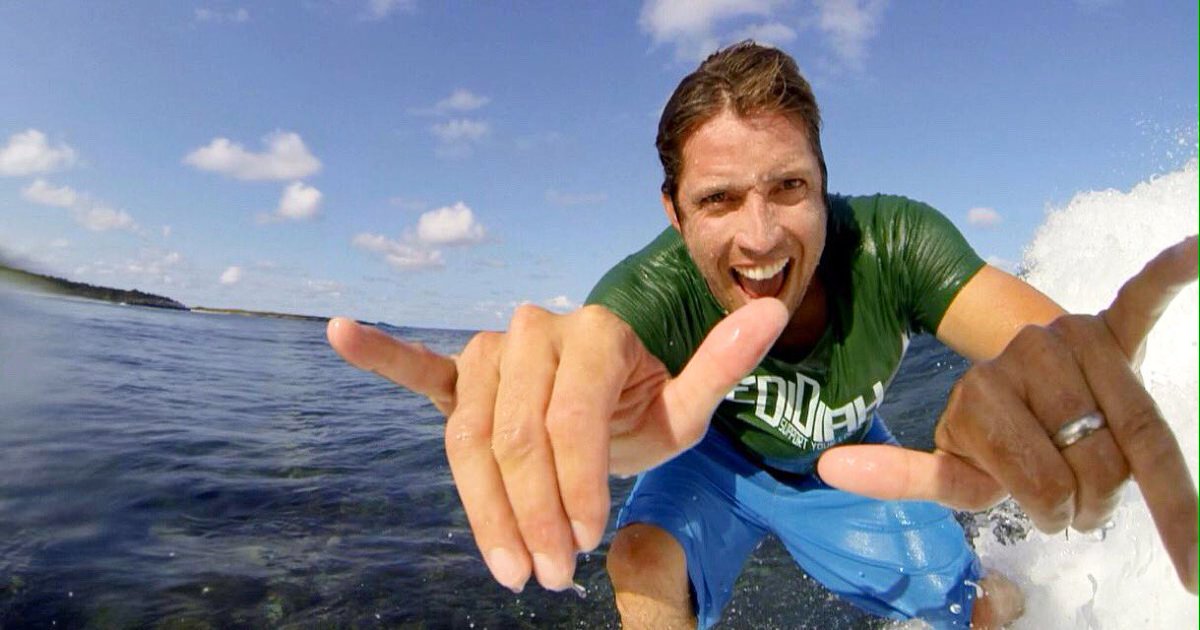 WaveWrecker's tweet photo. #Didyouknow, #NicholasWoodman started out by taping a 35mm #camera to his hand while #surfing? 

Credit: #theinertia https://t.co/bsPocu7rhm