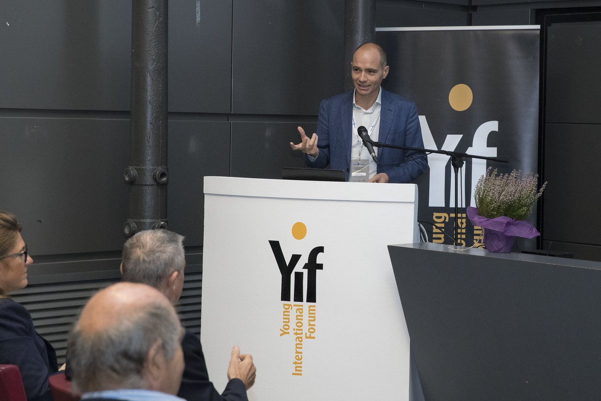 YIForum's tweet photo. Grazie a @danielefrongia per aver condiviso questa edizione dello #yif2016 https://t.co/GP7X0TDSzk
