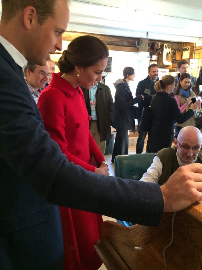 MakeIT_HQ's tweet photo. #telegraphtotweet Technology Provides a Royal Welcome at the @MacBrideMuseum  https://t.co/Yj4LCg9stT #royaltelegraph #royaltourcanada https://t.co/54gE32Q9NG